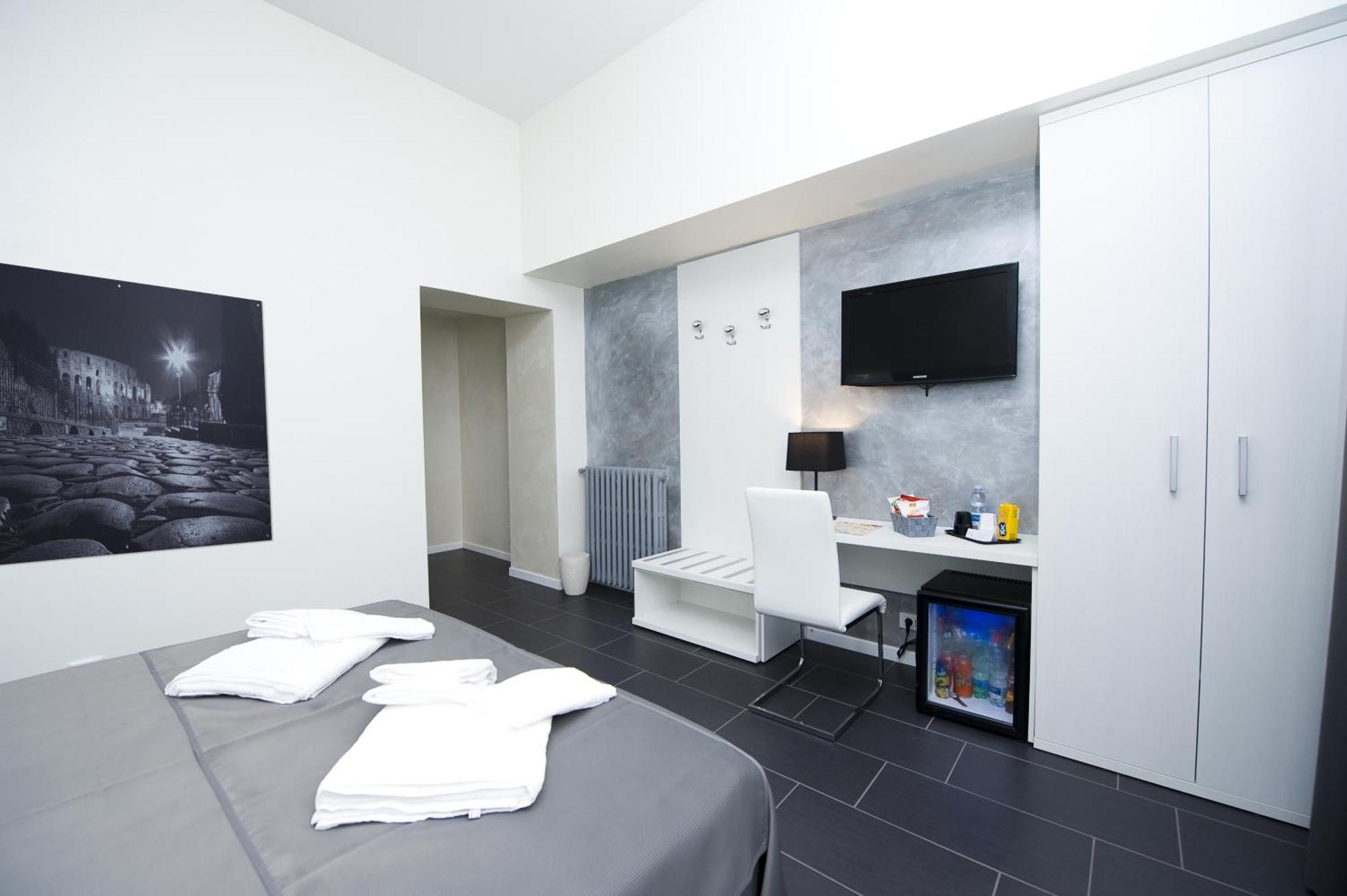 Guest house Grey&White *