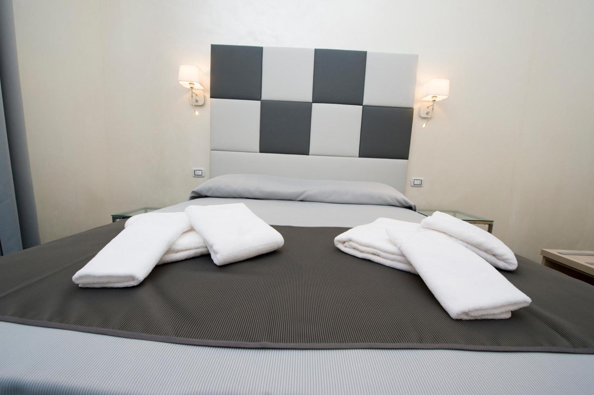 Grey&White Guest house *