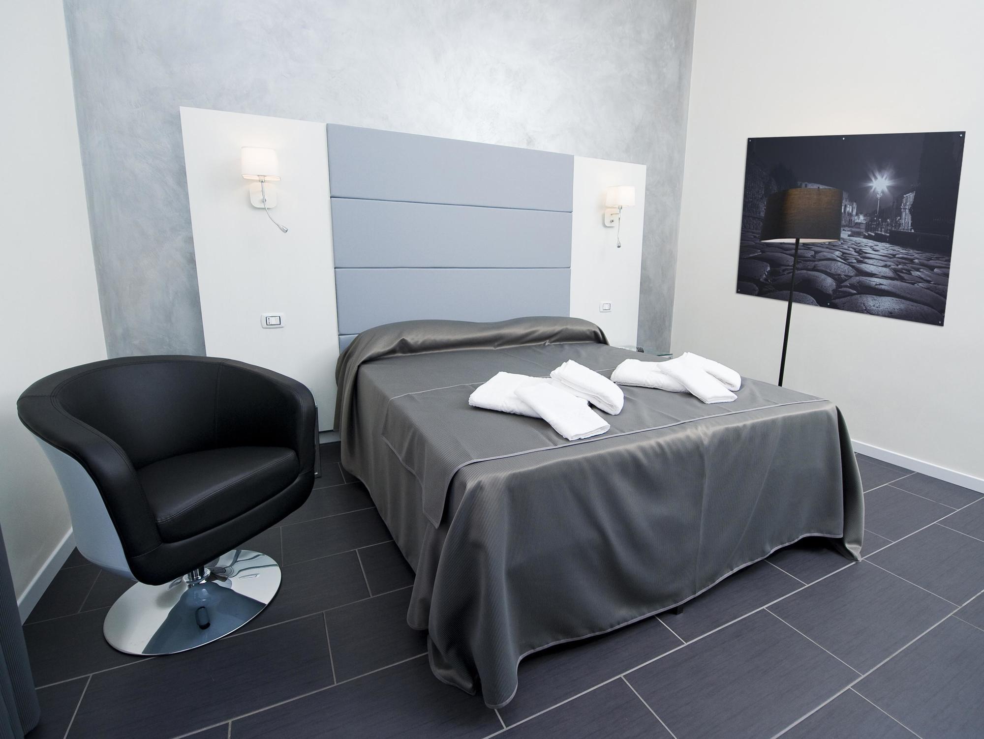 Grey&White Guest house *