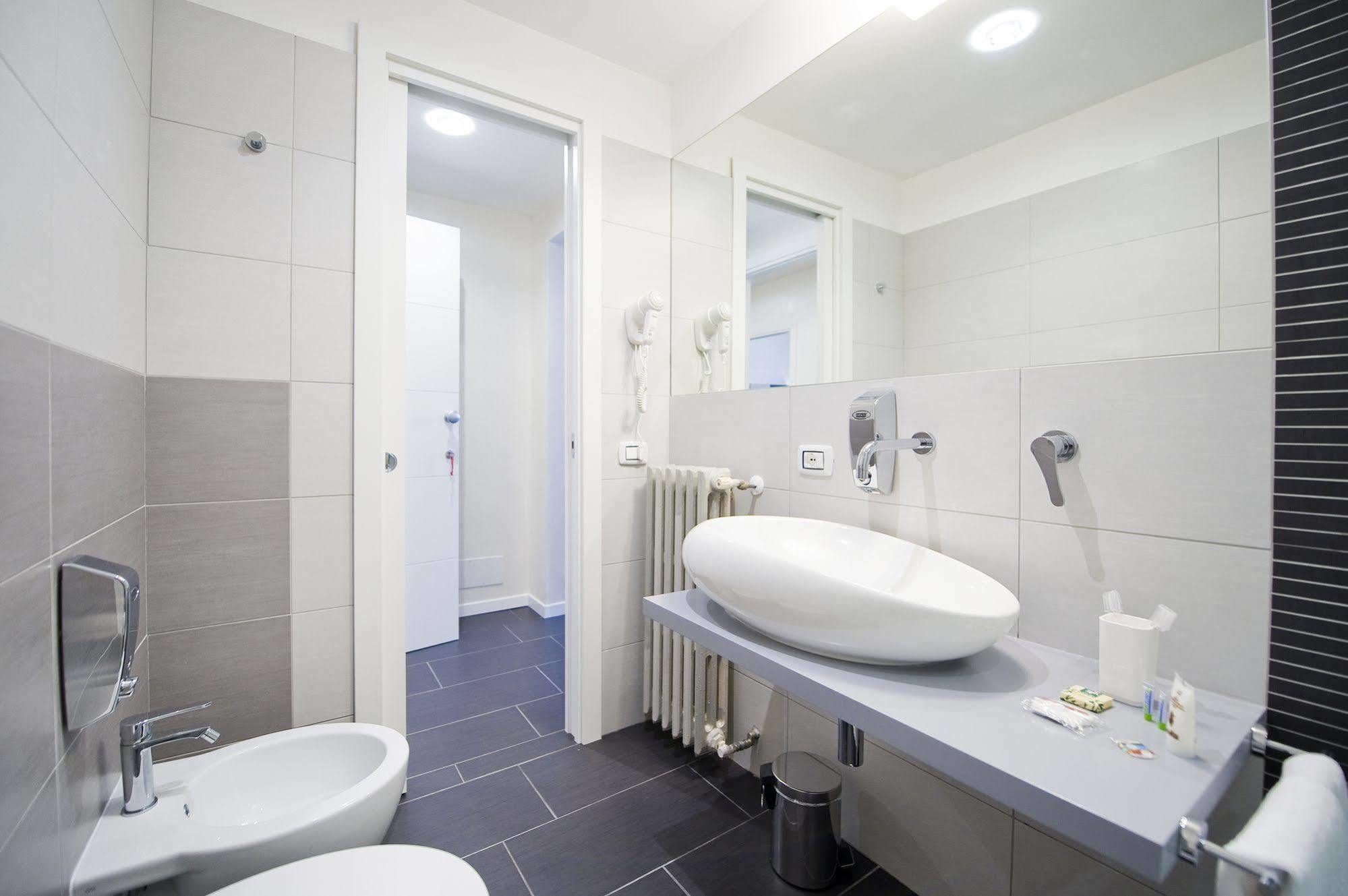 Guest house Grey&White