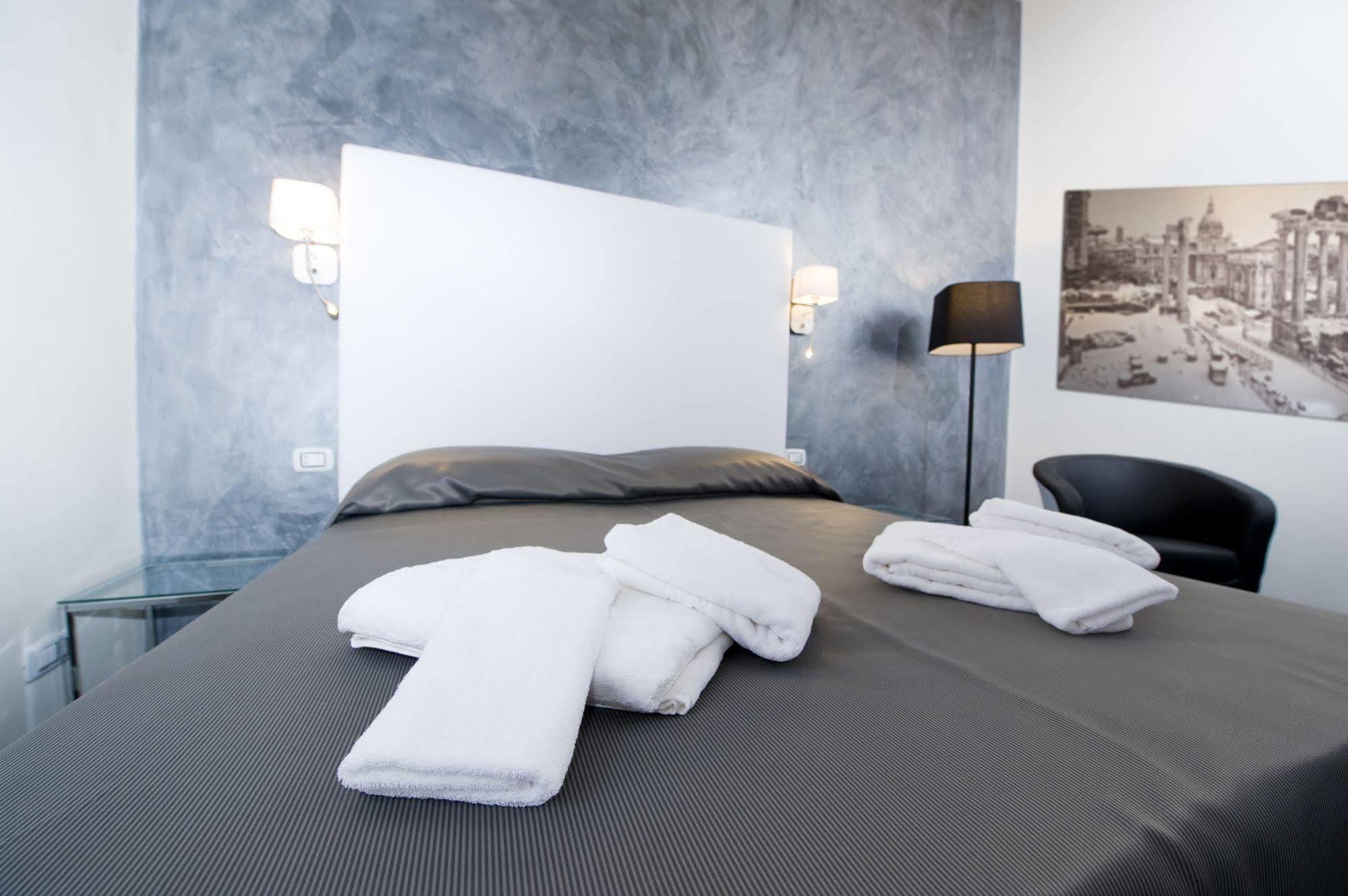 Grey&White Guest house *